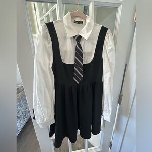 Dress with tie detail